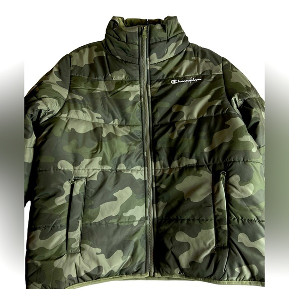 Champion Camouflage Puffer Jacket Size L NWT - Picture 2 of 8